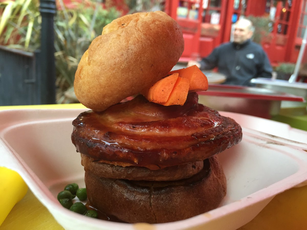 thebearbq's tweet photo. Hi @bestsundaylunch When are you coming in for our #OneHandRoast? Launched yesterday @dukeofhamilton in #Hampstead https://t.co/yA62ZXXUCg