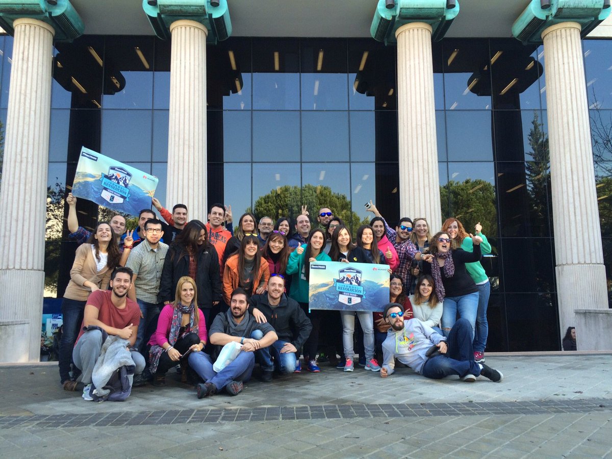 RevolucionPH's tweet photo. Con todos ustedes, El Equipo P.H. ¡Comenzamos el viaje! #RevoluciónPH https://t.co/AZ8Yeg9alN