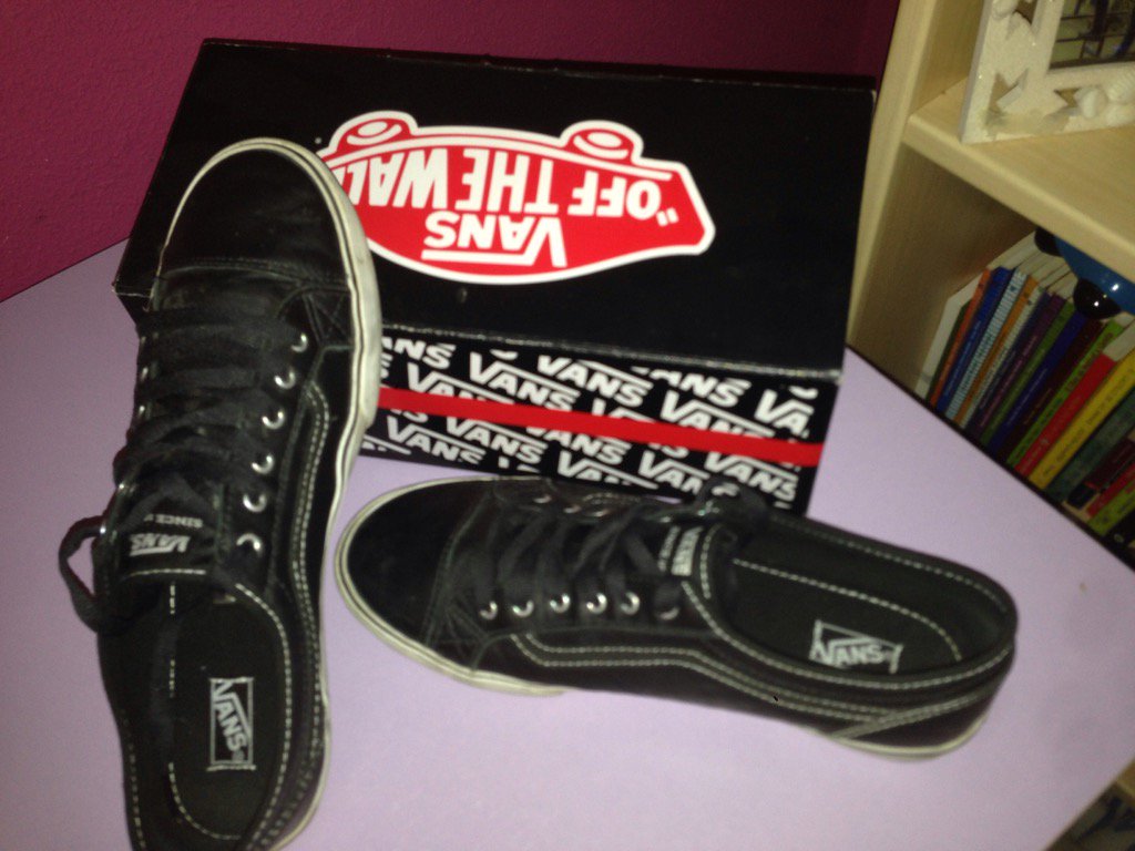 MarinaLover12's tweet photo. Vendo "VANS NEGRAS TALLA 39 " en #wallapop https://t.co/c7h4nf5h0D https://t.co/mU5rQWSdXo