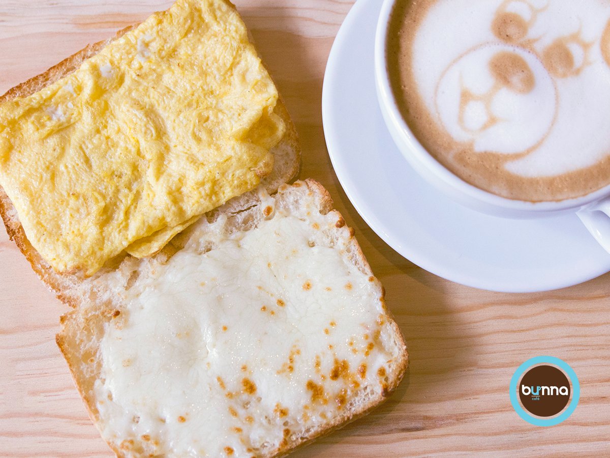 BunnaCafe's tweet photo. La combinación perfecta para esta mañana: Chapata con Huevo y Queso acompañado de un White Mocha... #Bunnísimo https://t.co/EbXixW7PPD
