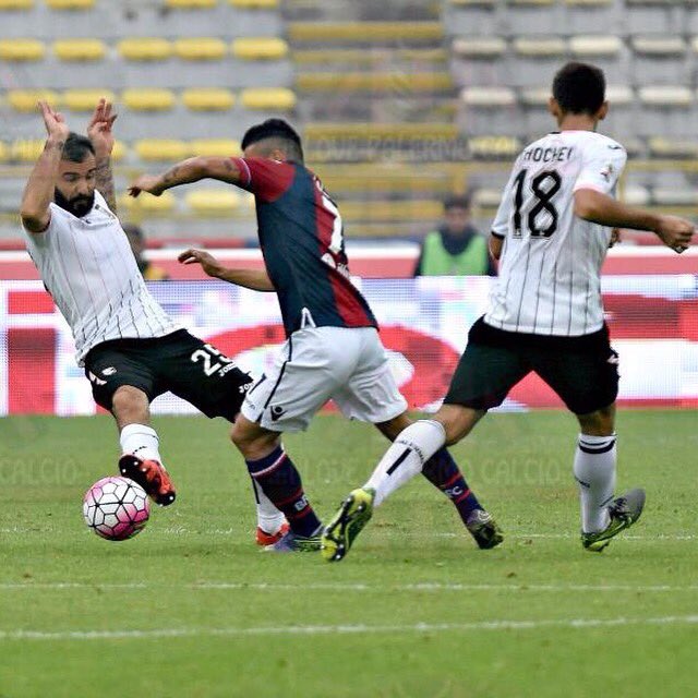 Filippofalco's tweet photo. Bologna vs Palermo 👍❤️💪 https://t.co/tHVLsNeCGW
