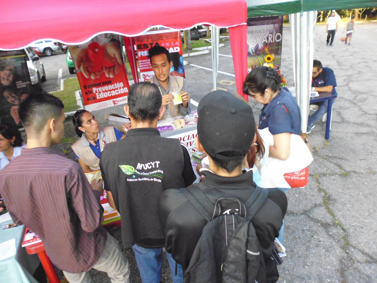 catedradelapaz's tweet photo. Mas de 1500 personas conocieron nuestros programas y proyectos en @HechoenMerida15 https://t.co/WtrO11gFCy