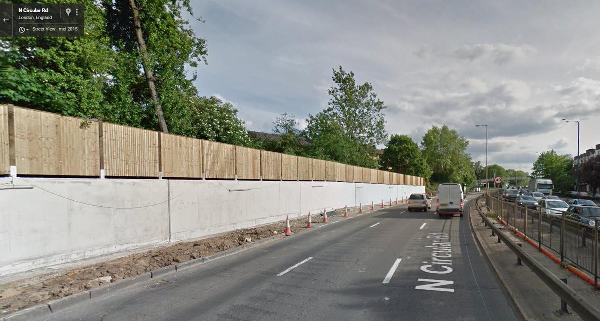 Sempergreen's tweet photo. Spot the difference on North Circular Road in #London @googlemaps #StreetView #SemperGreenwall #ReducingAirpollution https://t.co/Q814CNXH3t