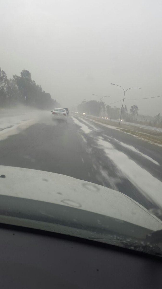 PigSpotter's tweet photo. Horrific weather conditions driving between Heidelberg and Benoni. Caution! https://t.co/6GWCl6fgpa