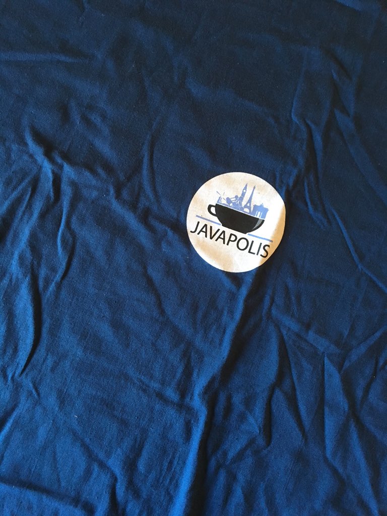 starbuxman's tweet photo. I'm very honored/thankful that @Stephan007 gave me a classic #Javapolis @Devoxx #Devoxx shirt from #BE - thank you! https://t.co/M3OIEqKnAN