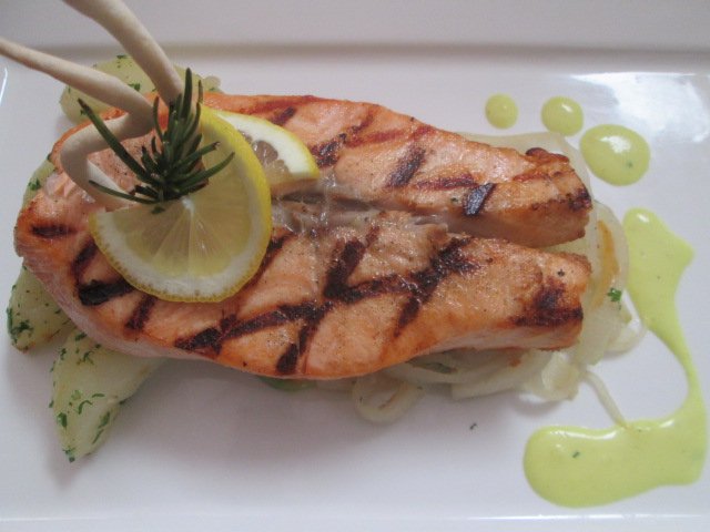 Every purchase of any steak, you can get wine by the glass only IDR 36K
Don't wait, don't hesitate!