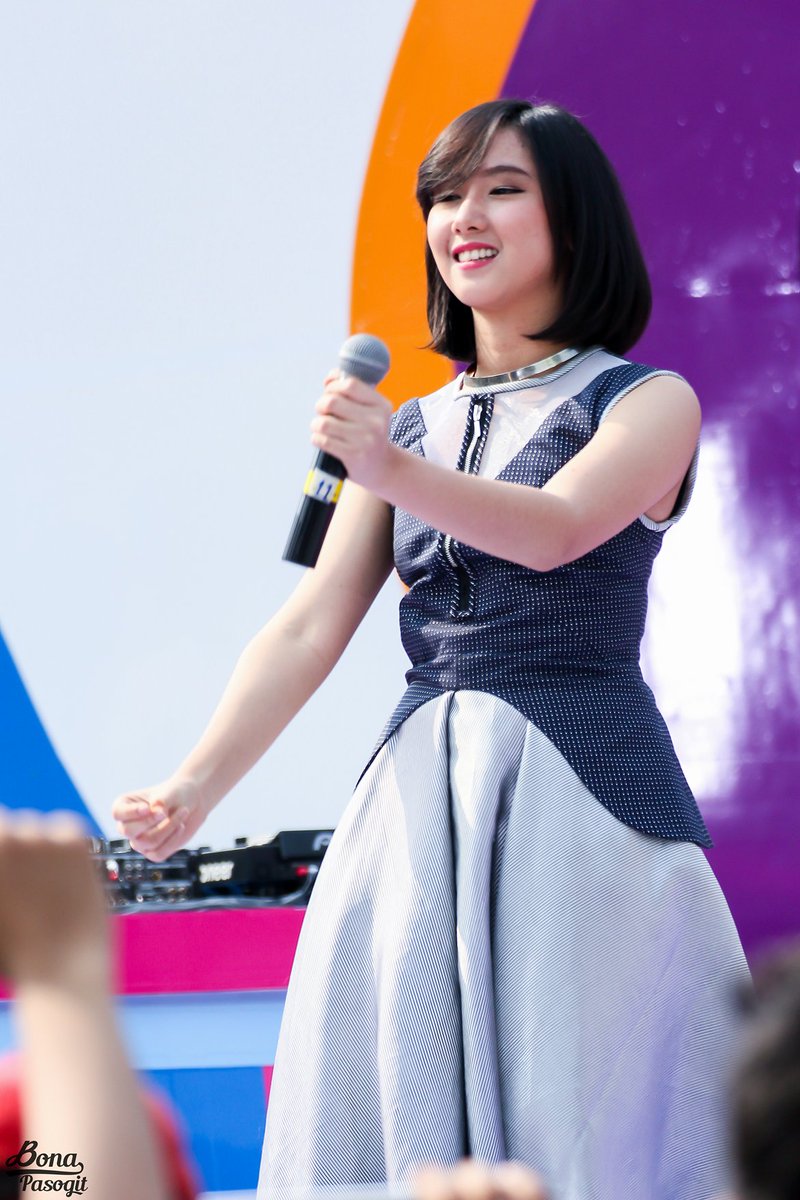 BonaPasogit_'s tweet photo. Rezky Wiranti Dhike  [@dhikeJKT48 ] at RCTI "dahSyat" special 2500 (2) https://t.co/qYm7hXpIpy