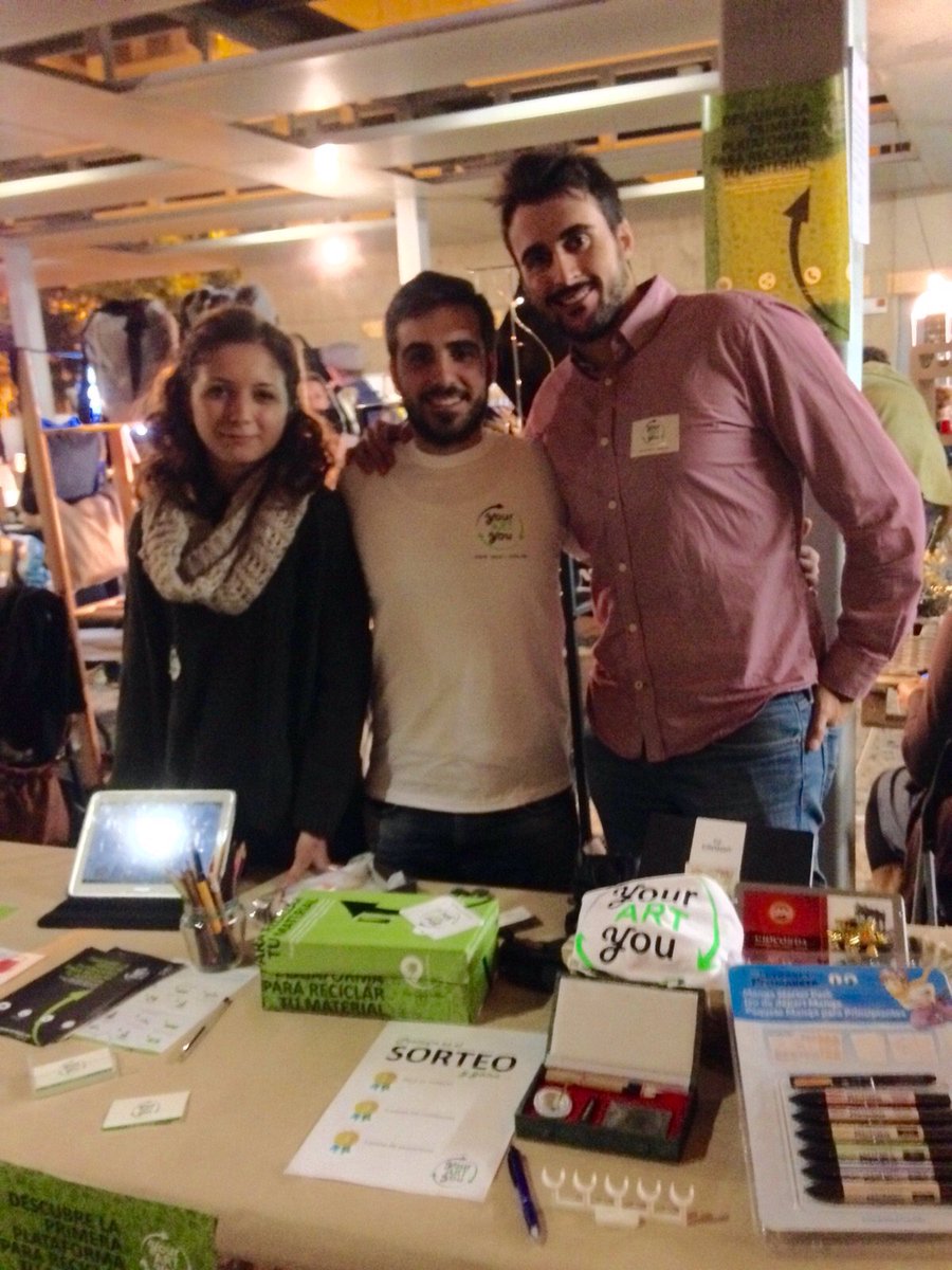 YourArtYou's tweet photo. Equipo de #Yourartyou al completo en nuestro stand, el pasado sábado en #BeMakerFest #Valencia https://t.co/gGYw0DEQa8