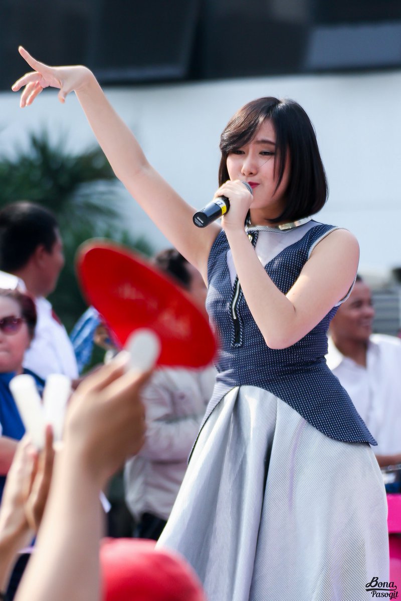 BonaPasogit_'s tweet photo. Rezky Wiranti Dhike  [@dhikeJKT48 ] at RCTI "dahSyat" special 2500 (3) https://t.co/CstZ0FjSHH