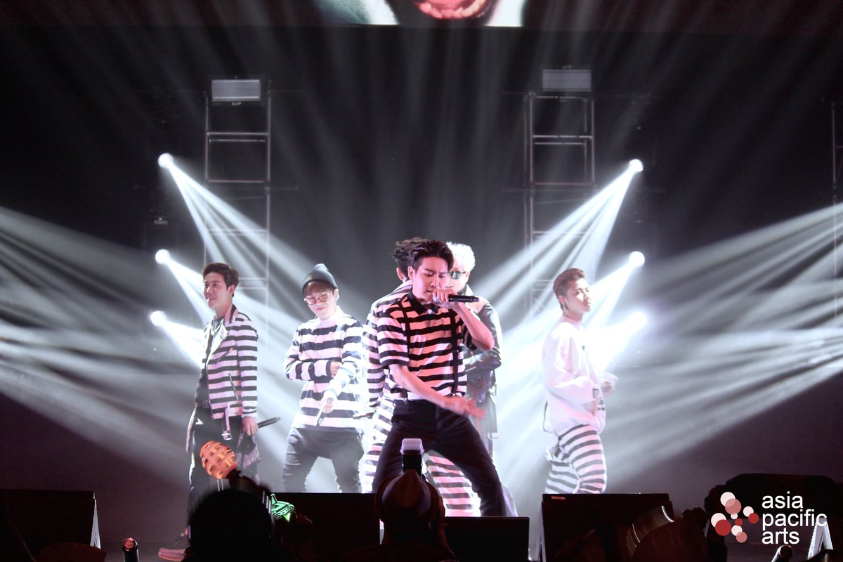 hellomailee's tweet photo. check out my review of #BLOCKB's SF show! https://t.co/focK1VdBwc #BLOCKBinSF #BLOCKBinUSA https://t.co/13xTtLfnB2
