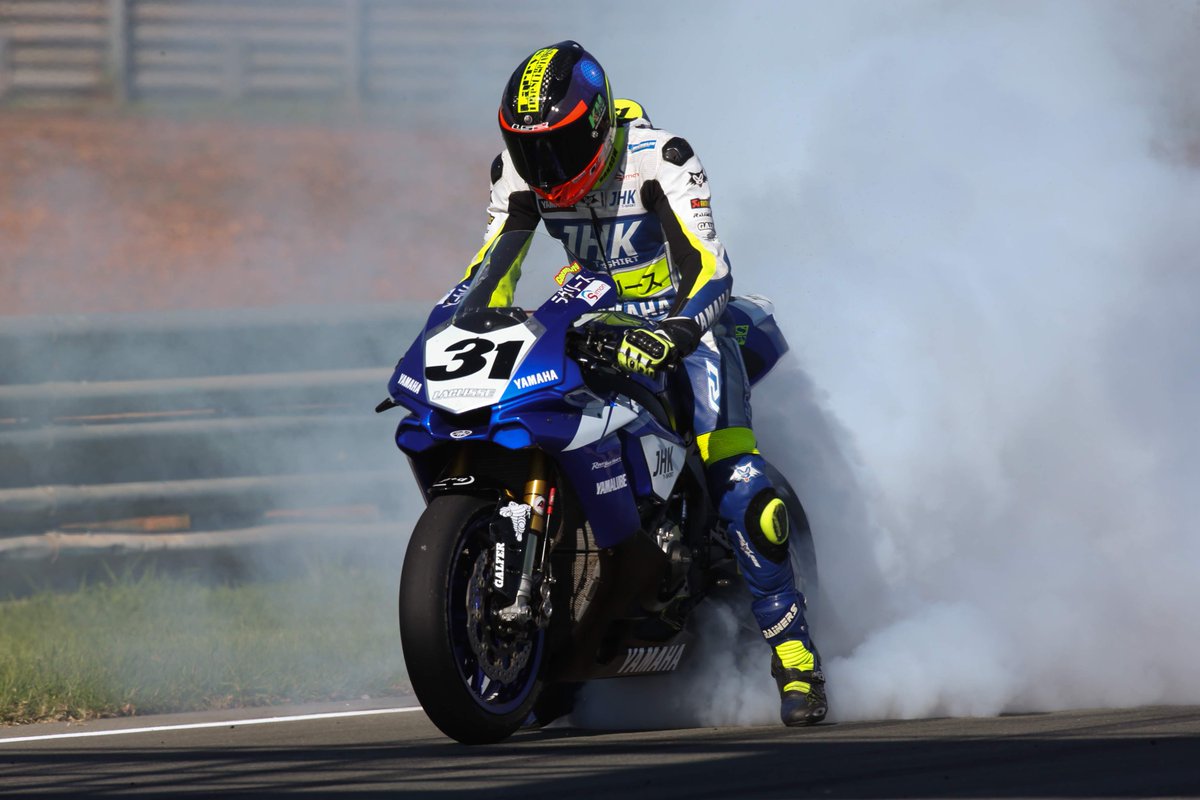 box_repsol's tweet photo. All categories! Podiums, action... The pics of the Valencia #FIMCEVRepsol2015!: https://t.co/FI9VVvaiw0 https://t.co/x5sHq8ZecL