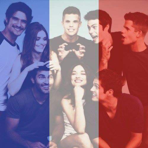 Kimi_D6's tweet photo. #PrayForParis #PrayingForParis #PrayedForParis
@MTVteenwolf https://t.co/ZUC7WhOtzY