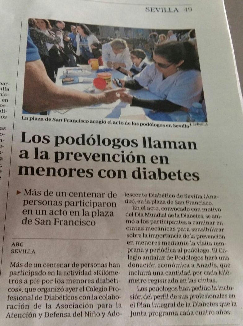 CPodologosAndal's tweet photo. Los podólogos llaman a la prevención en menores con diabetes. ABC Sevilla del domingo 15 de noviembre de 2015. https://t.co/bIs7kCs9aV