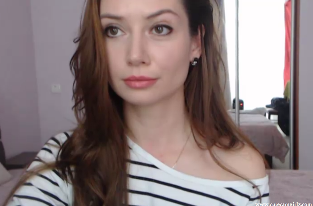 Brunettecams's tweet photo. Sexy brunette daughter fingering on webcam https://t.co/dqlH00fAm2 https://t.co/EIpuBsnPgN