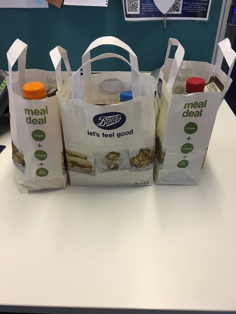 BeckyLRDodson's tweet photo. Thank you @O2 for our @BootsUk £1 lunch on Mondays #o2PriorityMoments #BeatsMondayBlues 💙 https://t.co/HhNZhQOWJX