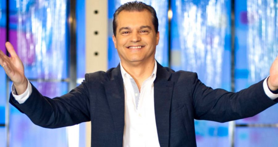 MonsieurSansFoy's tweet photo. -Atraco con rehenes en Broadway con la Séptima.
-¿Y si les entregamos a Ramón García?
-Han pedido un coche, pero...

https://t.co/rQFVIlMSDG