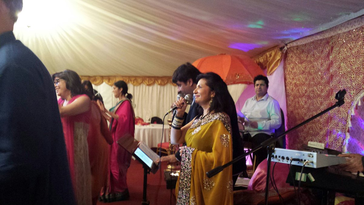 EchoesInt's tweet photo. At Dr Jhulka's celebrating with their son Sunil and daughter-in-law Alison's first Diwali with the family. https://t.co/TJXCIudhsh