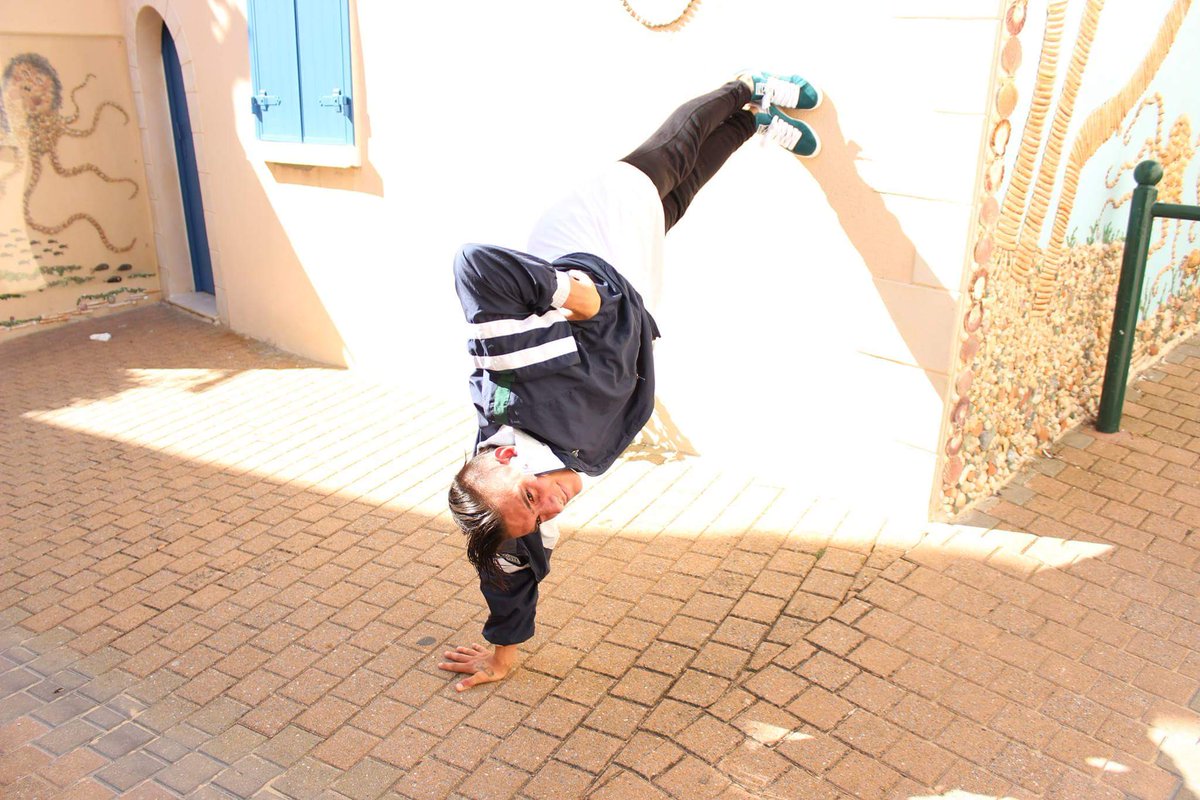 bboykid95's tweet photo. #travel #bboy #freezeoftheday #ensemble #PrayForParis #bboynation #France #staystrong #dance #StayStrongParis https://t.co/6WhpGm48B6
