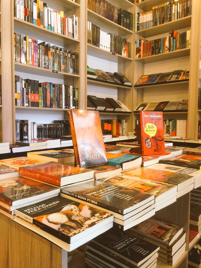 queleoconce's tweet photo. No se olviden!! Hoy y mañana 20% de descuento en TODA la librería!!! https://t.co/l9ktAahiUR