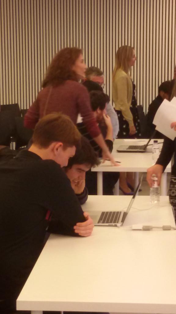 fcri_cat's tweet photo. Els participants en plena acció al #RYM2015 #SC15cat https://t.co/qJ3J1ofaCZ
