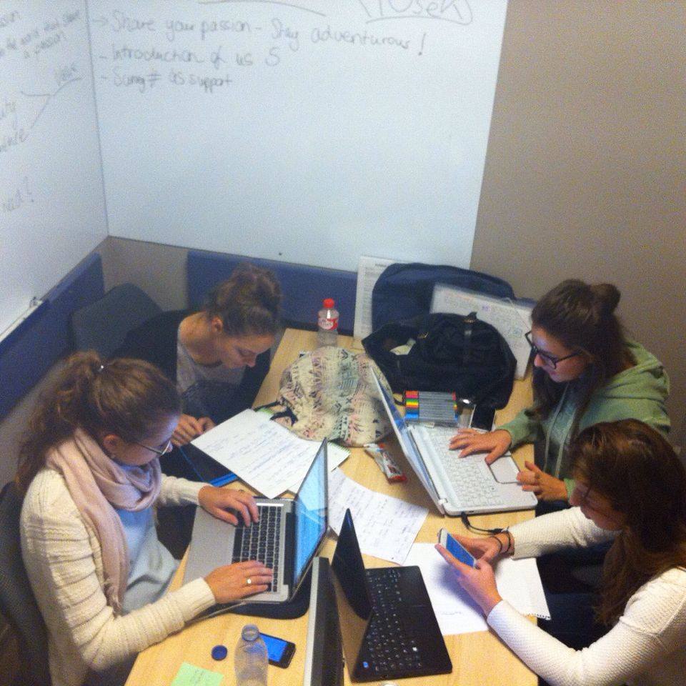 We_are_SYP's tweet photo. #hardworking for the 90 - seconds video for the #GSB2015 #womenpower !!!! https://t.co/WFMcwnQP7N