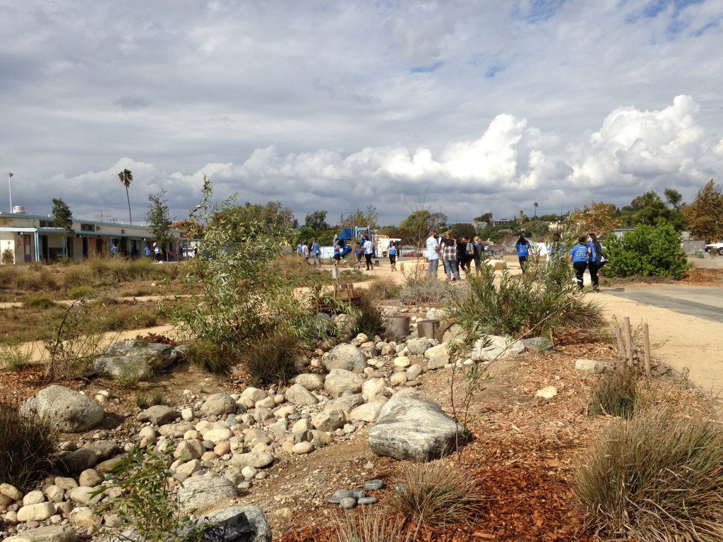 UCLA Volunteer Day in the Wildlands walgrovewildlands.com/2015/11/16/ucl…