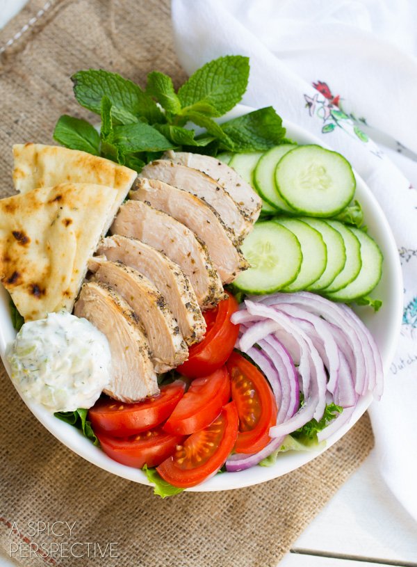 simmernow's tweet photo. Tired of sad desk lunches? This gyro in salad form gets you (via @SpicyPerspectiv): https://t.co/7i5OWfakUZ #Recipes https://t.co/kRFAsM52Aw