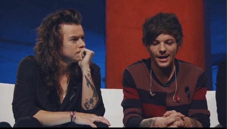 LarryUpdatesITA's tweet photo. I Larry durante l'intervista con James Corden •📷👬 https://t.co/SxTn91R0VF