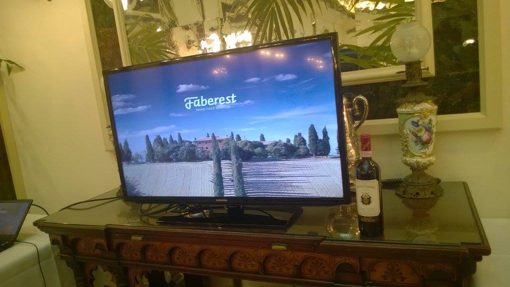faberest_it's tweet photo. Incredibile presentazione di #Faberest al #hbdigitalslurp @HelvetiaBristol! #MakeItalyWithUs https://t.co/A8pmERfrPt