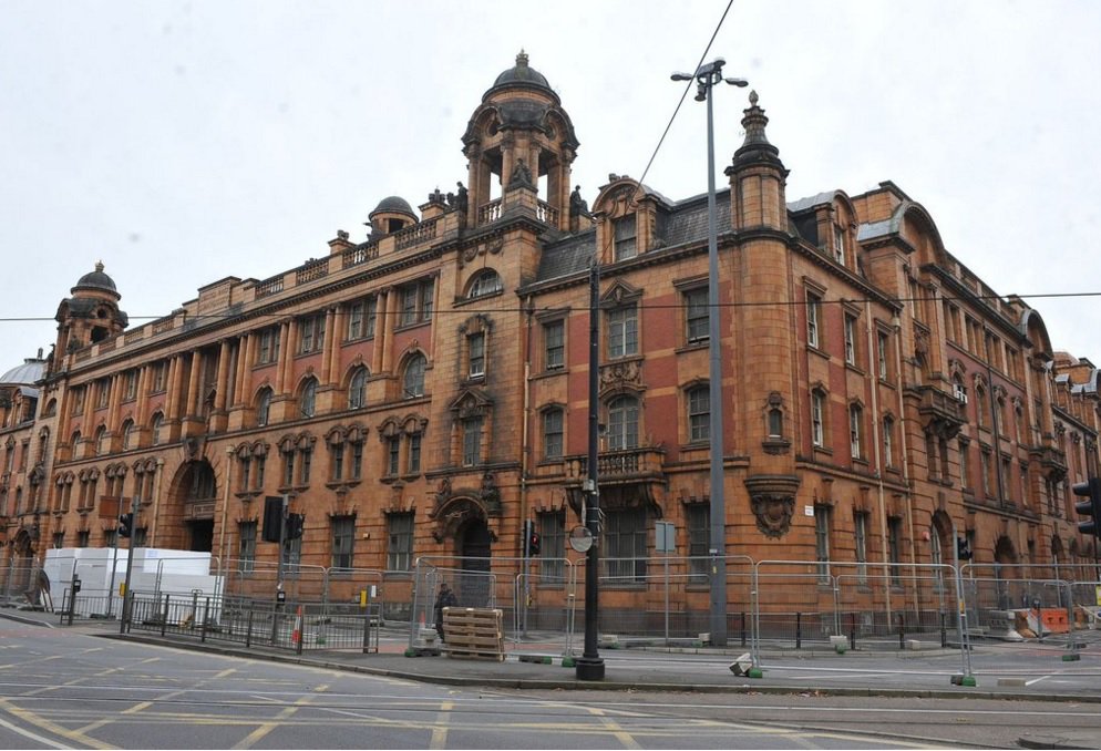 BBCRadioManc's tweet photo. The London Road Fire Station in #Manchester has been sold by Britannia Hotels to property developer Allied London. https://t.co/hcJNM8irH2