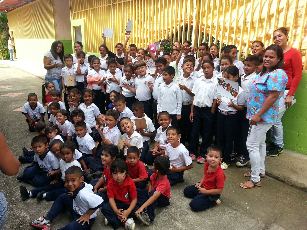 gdeluque's tweet photo. @EducaMiranda  @jmaragall  @juliocesarcaio CER Sabaneta  Juramento de Promotores de Paz y Semillitas Arriba Miranda https://t.co/OxKd7JCSCc
