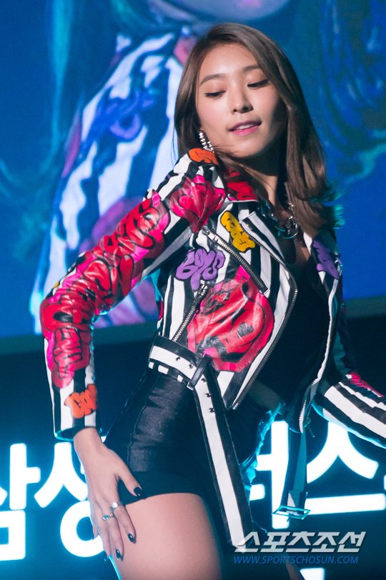 [PICS] 151116 #SISTAR #BORA @ Samsung Campus Talk (Yonsei University) credit: as tagged