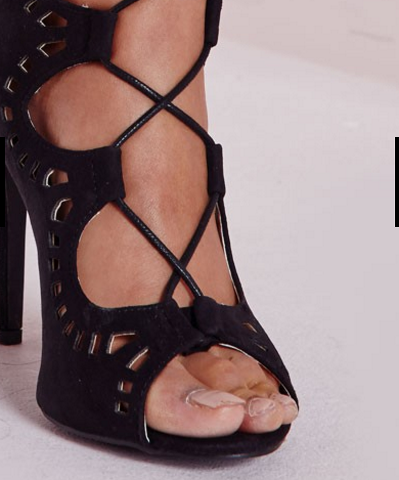 Tagh_s's tweet photo. Hey @Missguided retouchez vos photos! C'est horrible! Ça ne donne pas envie d'acheter (cc @MissguidedFR) #ecommerce https://t.co/Uwa9fQkp5T
