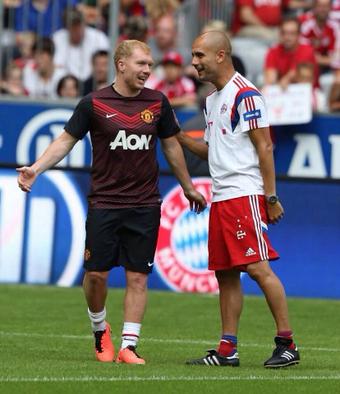 unitedarmyfc's tweet photo. Pep: Out of everyone at Manchester United, I would pick out Scholes – he is the best midfielder of his generation https://t.co/xsq49agZUu