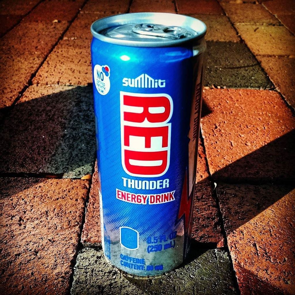 Energy Co. on Twitter: "Summit Red Thunder from Aldi was born during the first wave of energy drinks "inspired" by… https://t.co/QmyK69Q9PV https://t.co/si2wZwksYz" / Twitter