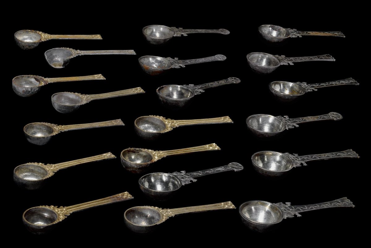 britishmuseum's tweet photo. The Hoxne Hoard was found #onthisday in 1992 in Suffolk, with 15,000 gold and silver objects https://t.co/Q2DOlnXp7e https://t.co/qsXWhzc45A