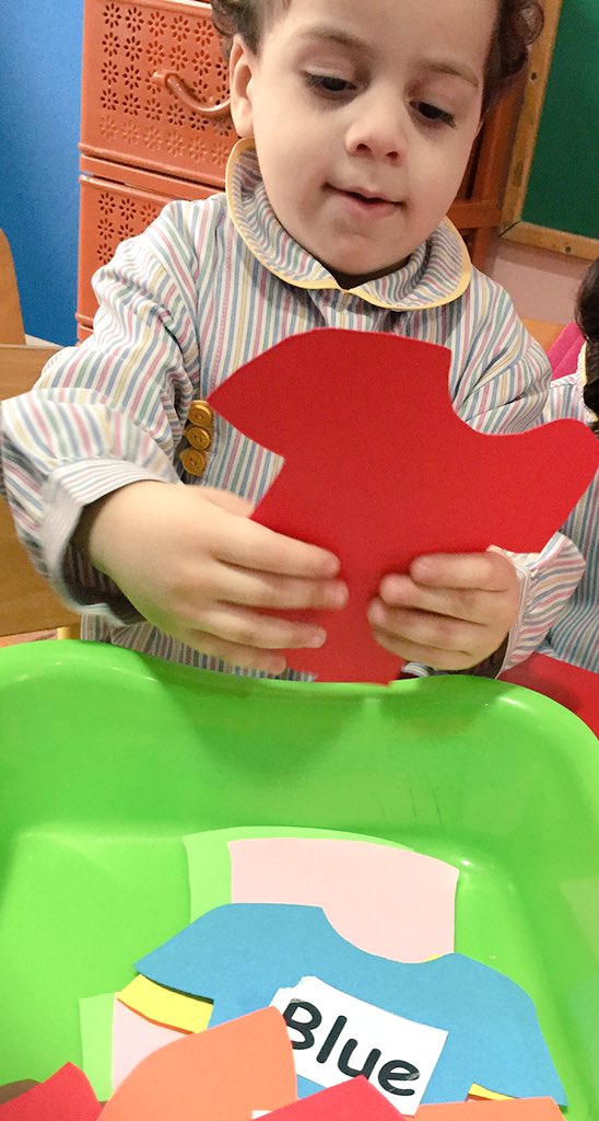 reem_chams's tweet photo. KG1"C" #learners  #pick_out #Red_Color #tshirt #learningbydoing #thinking #select #learning_colors @DawhaHighSchool https://t.co/SAillvKKQy