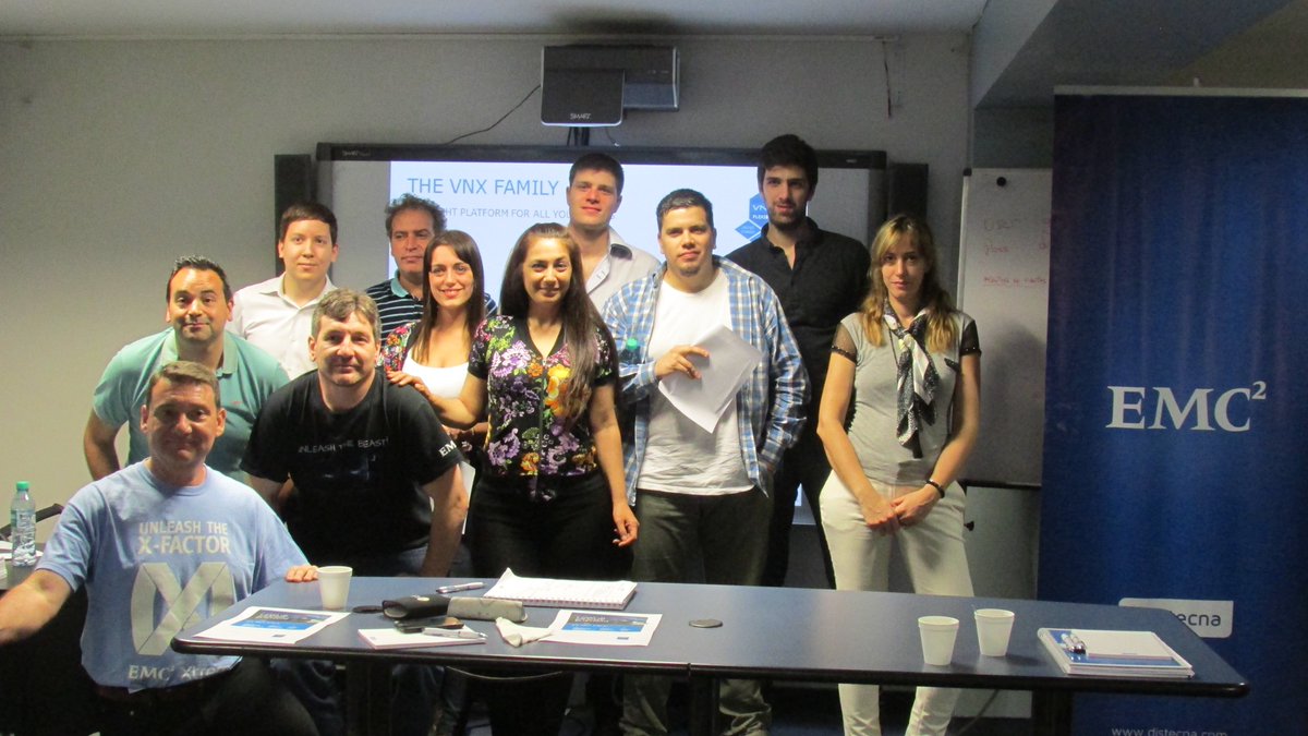 Distecna's tweet photo. ¡Ya comenzó el #EMCDayAr 2015 en Distecna!
#DistecnaArg @Distecna @EMCLatam https://t.co/8txCFhnqYP