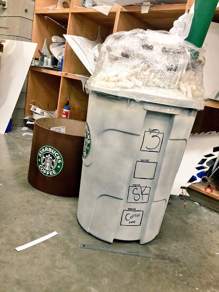 Sophiejclauss's tweet image. Frap and a sleeve 💚☕️ @Starbucks #starbucks #3dClass #greenstraw
