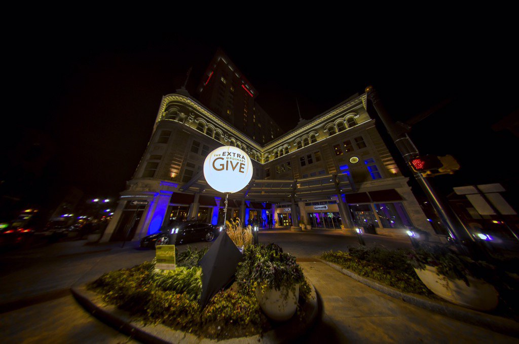 SethDochter's tweet image. #igiveextra this Friday with @LancFound!! $4.47m raised last year through on day of giving!! extragive.org