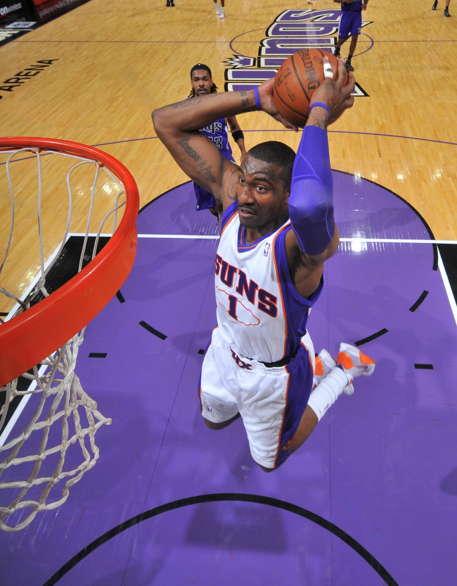 Happy 33rd Birthday to 6-time All-Star & former ROY winner Amar\e Stoudemire 