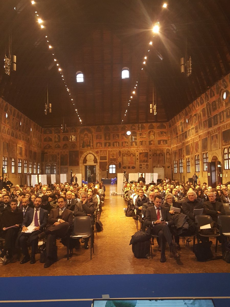 marcogy's tweet photo. Premiazione #mimprendoitalia tanti #giovani che con #coraggio sognano e costruiscono il #futuro https://t.co/Cr2q1mdpjG