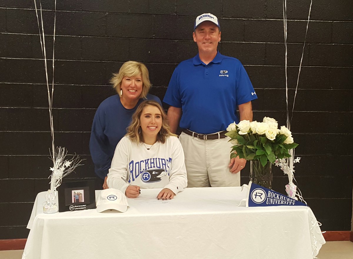 sandraleelvms's tweet photo. .@Hebron_HS #TodayAtHHS Mary Leigh Rock signs with Rockhurst basketball #3rdgenerationhawk #HPND https://t.co/KOeG1zFTx6