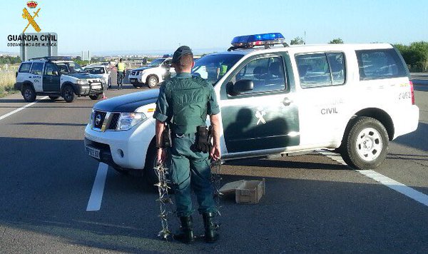 guardiacivil's tweet photo. Los controles de @policia y @guardiacivil benefician a la seguridad de todos, no des su ubicación por RRSS ni Apps https://t.co/wzIsx3NqX4