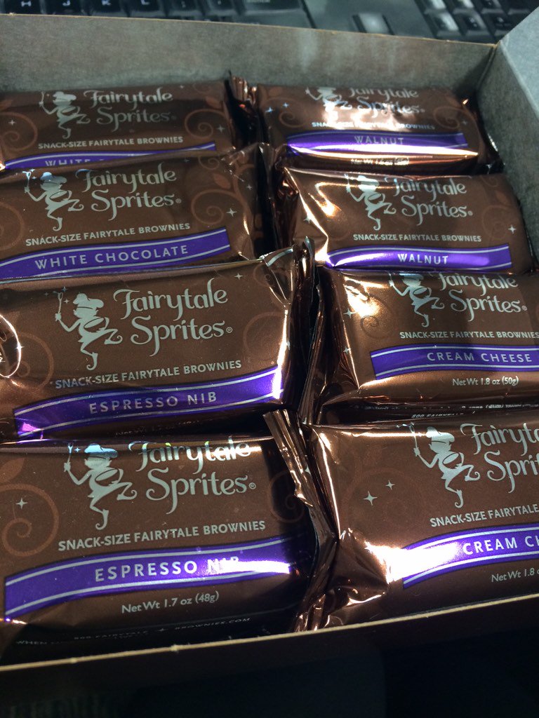 weplayshirts's tweet photo. Yaaas @ftbrownies #happymonday to me. Everyone in the office gets to experience pure joy today. https://t.co/MjdQdeDQAI