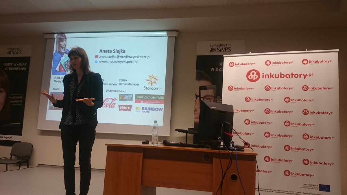 AIPWarszawa's tweet photo. Aneta Siejka, wykładowca m.in. @CP_SWPS, oraz mentor AIP o tym jak zdobyc klienta. #biznesdlahumanisty https://t.co/a4phlRlBnD