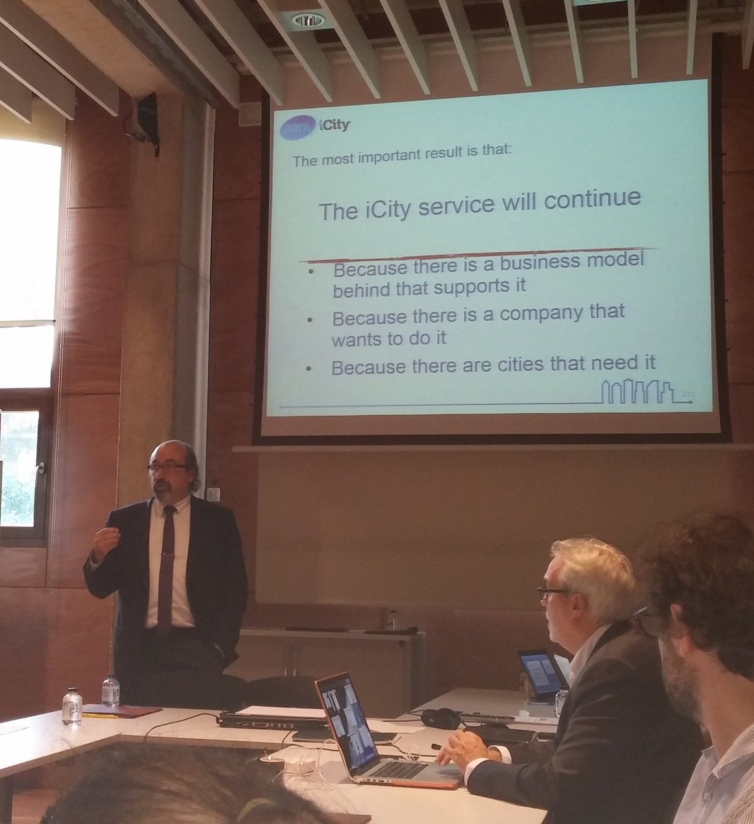 mgarrigap's tweet photo. .@CireraJordi is doing the final summary of @icityproject https://t.co/uLP34jNbp2