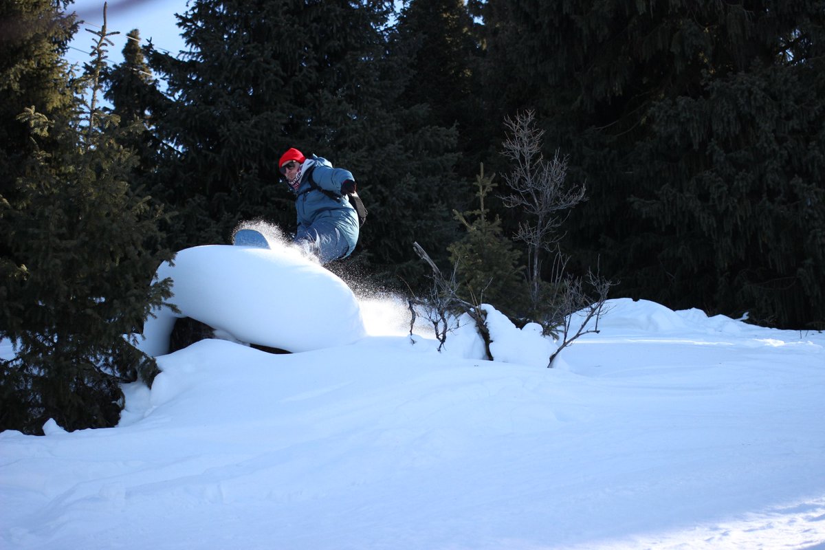 Уже совсем скоро во всех социальных сетях :) #Karakol #snowboarding #Skiing