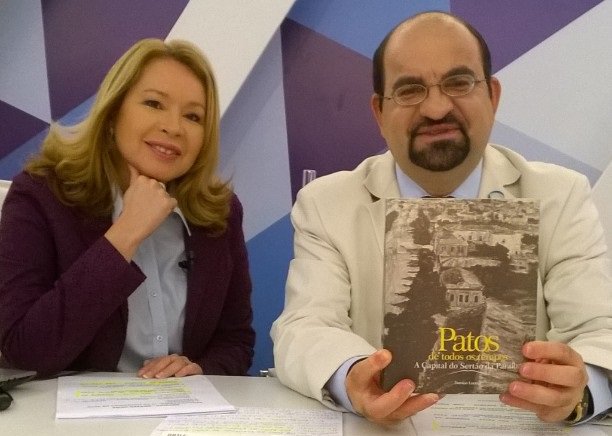 ReporterEletron's tweet image. Na #TVMaster #Canal20 #NETHD Livro de @DamiaoLucena sobre #PatosSuaHistória com @BethMenezesPB e @GiovanniMeirele