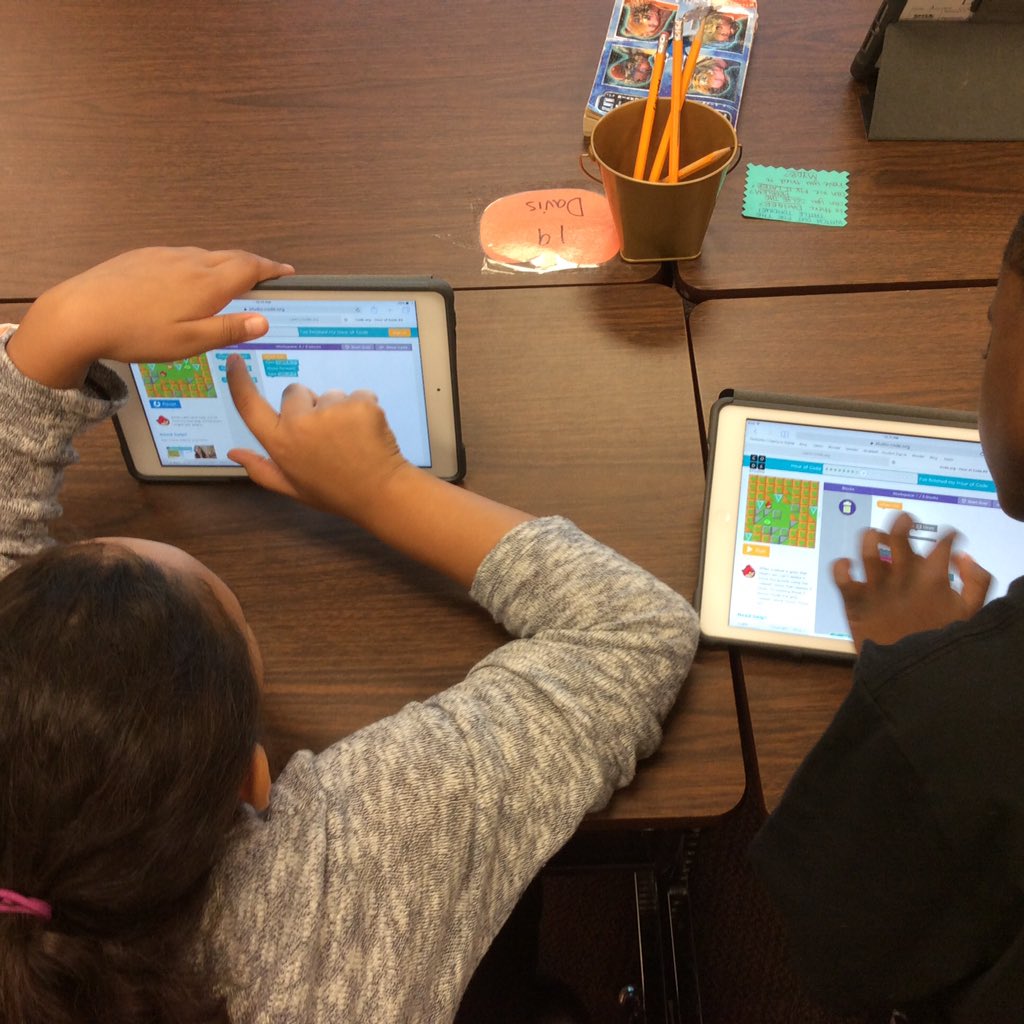 jkeegan_edu's tweet photo. Writing code through @hourofcode #coding #SMSDFutureFocused #problemsolving #21stcenturyskills #apacheSOARS https://t.co/y6MkB0IMzo